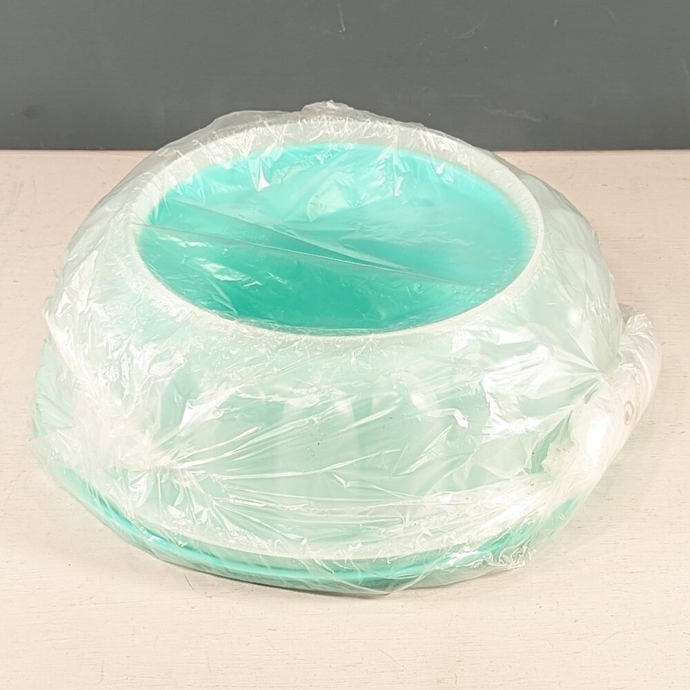 NEW Tupperware Jel-Ring Mold, Jello ring mold / Mint Ice Cream
